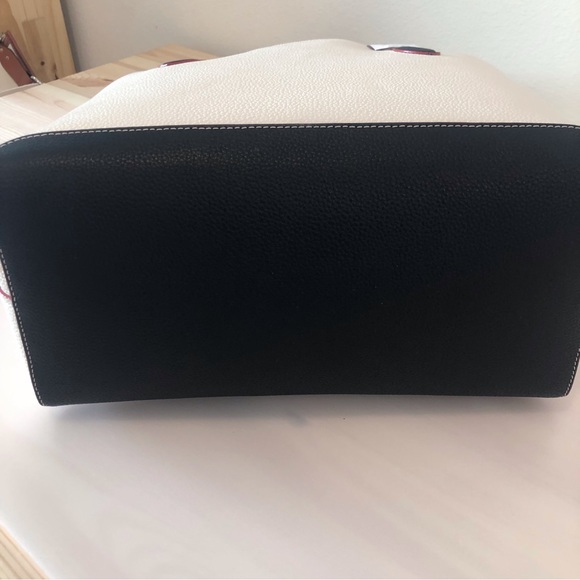 NWT COACH Tote Spring 2023 - Picture 5 of 11